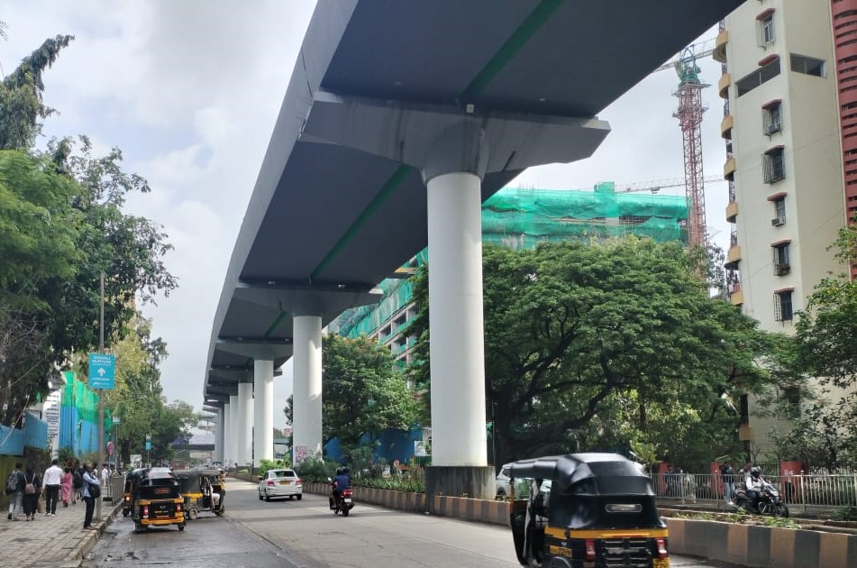 Elevated infrastructure along the Mumbai M-4 corridor